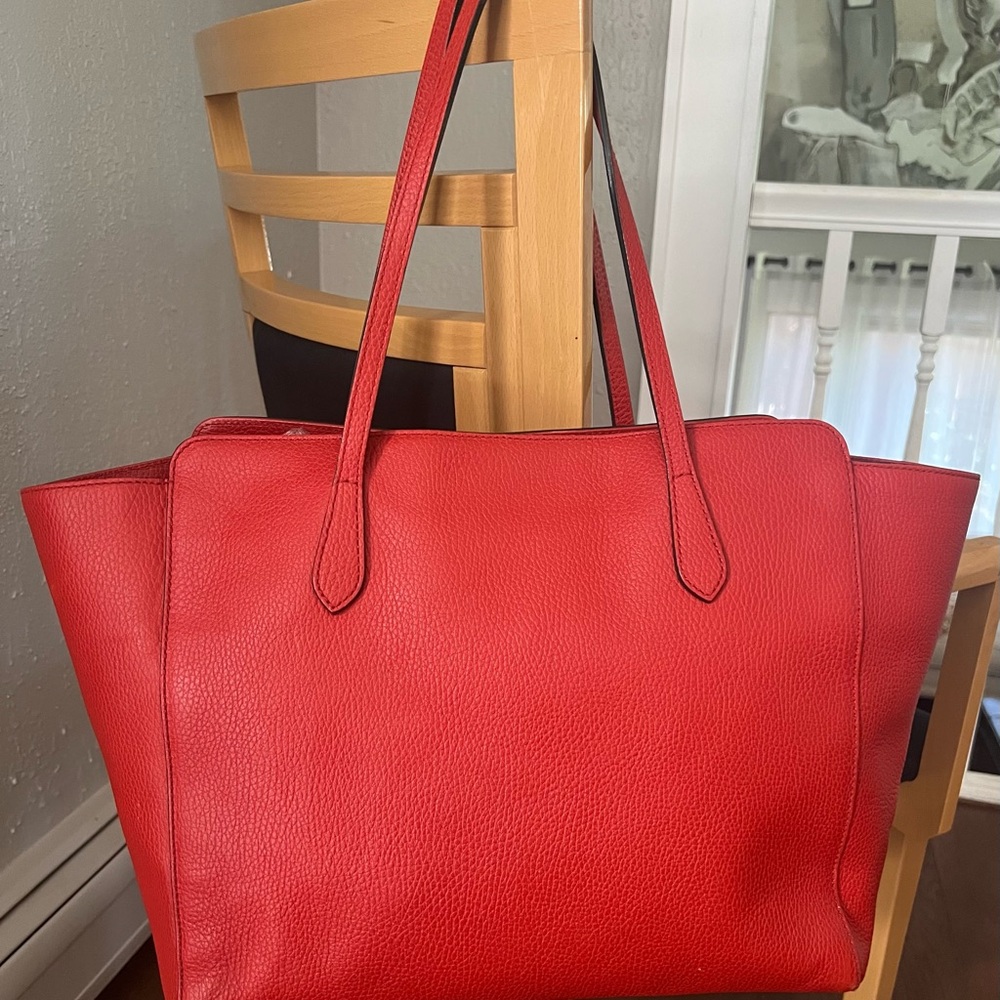 GUCCI Leather Swing Tote Bag Red Gold Hardware Large - Picture 2 of 16